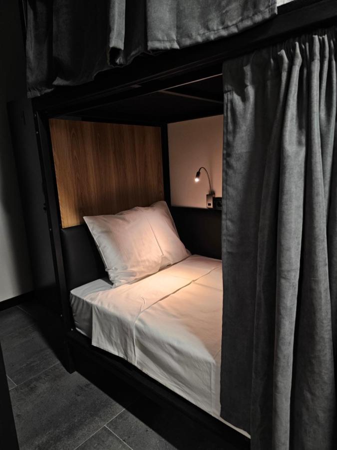 Orion Hostel เยเรวาน ภายนอก รูปภาพ