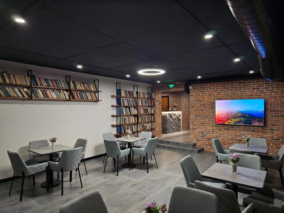 Orion Hostel เยเรวาน ภายนอก รูปภาพ
